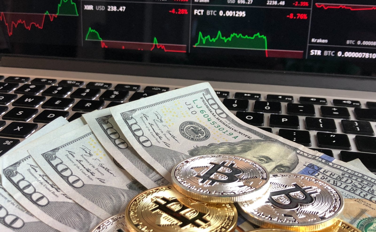 Billionaire Gundlach says Bitcoin is better than Gold but… 13