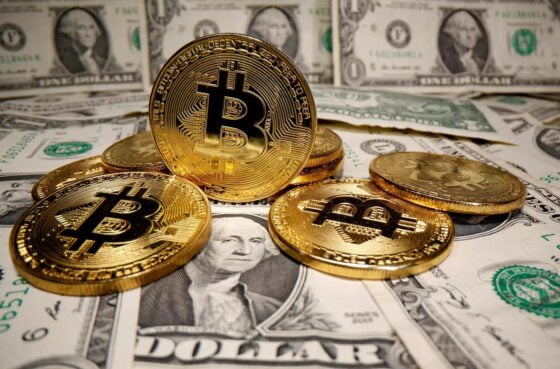 Bitcoin following bullish pattern, trade price surging despite US dollar strengthening  8