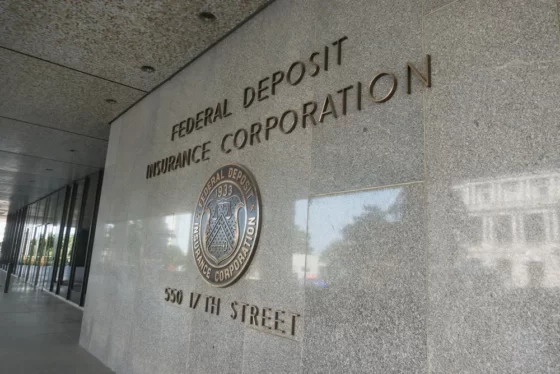 FDIC doesn't want Signature Bank to divest its crypto activities: Report 4