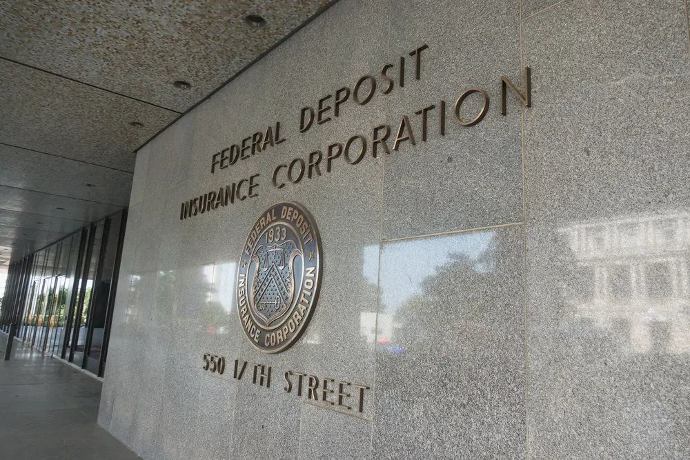 FDIC doesn't want Signature Bank to divest its crypto activities: Report 4