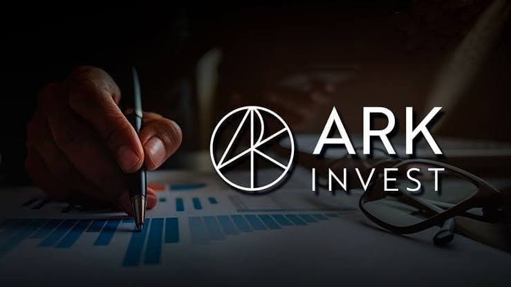 Ark invest buys 162k Coinbase shares (COIN) amid panic news 3