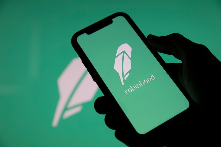 Robinhood shareholders feeling confident following 7.6% stakes buyback news 5