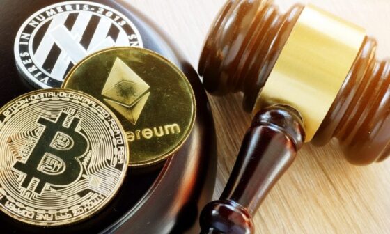 Former CFTC official supports an urgent regulatory framework for crypto & stablecoin 13