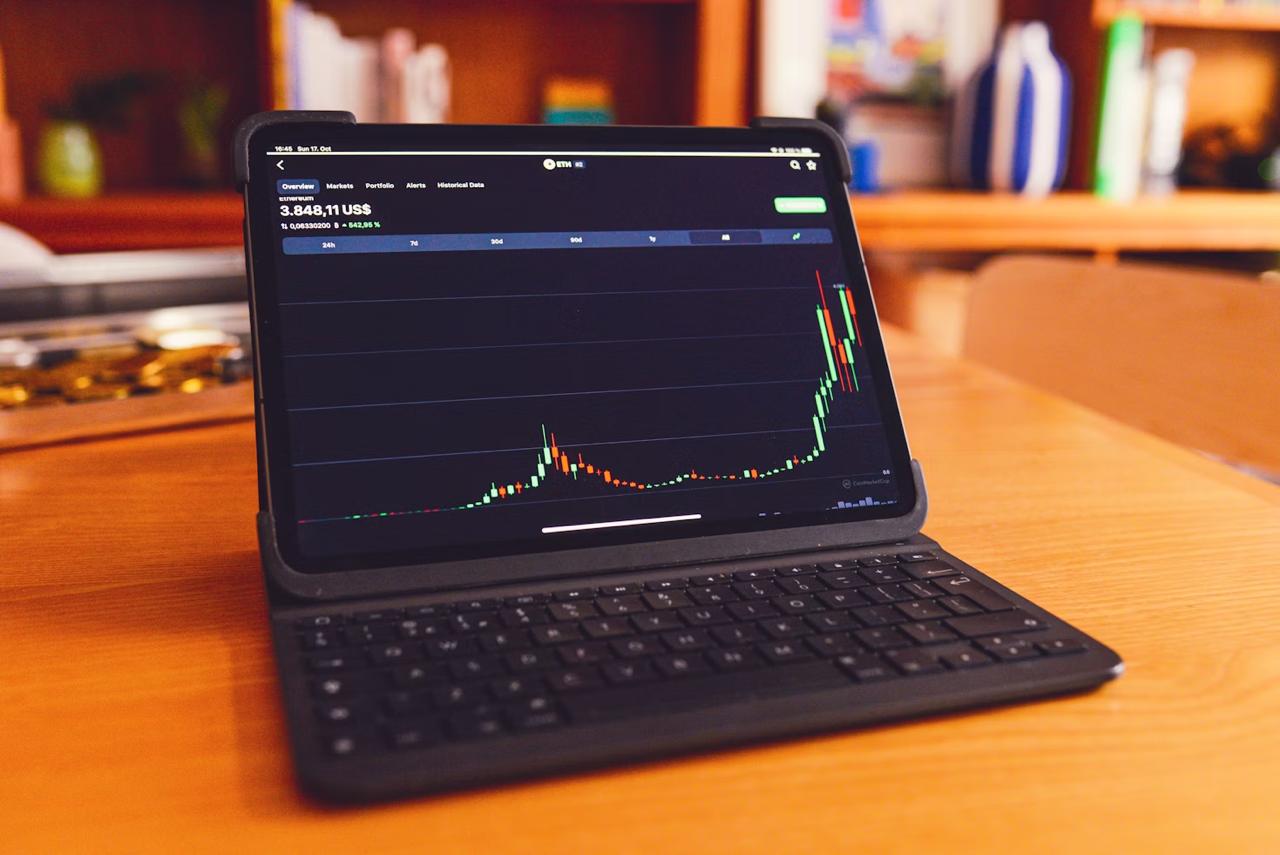 Market chart on laptop
