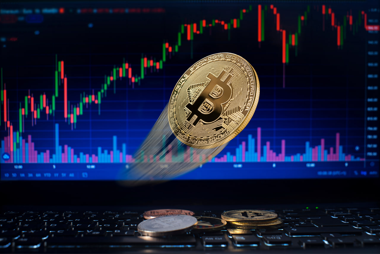 bitcoin-price-surge-03931230